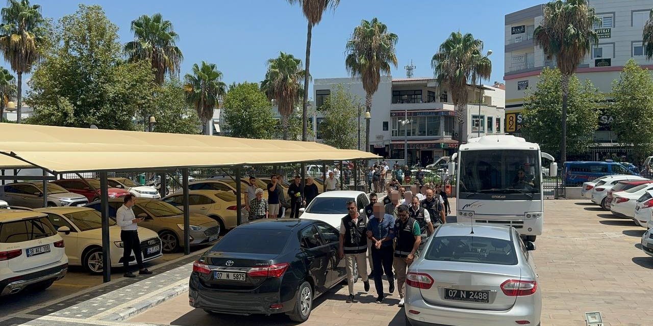 Gazipaşa’da Tapu Müdürlüğünde Yolsuzluk Şüphelileri Adliyeye Sevk Edildi