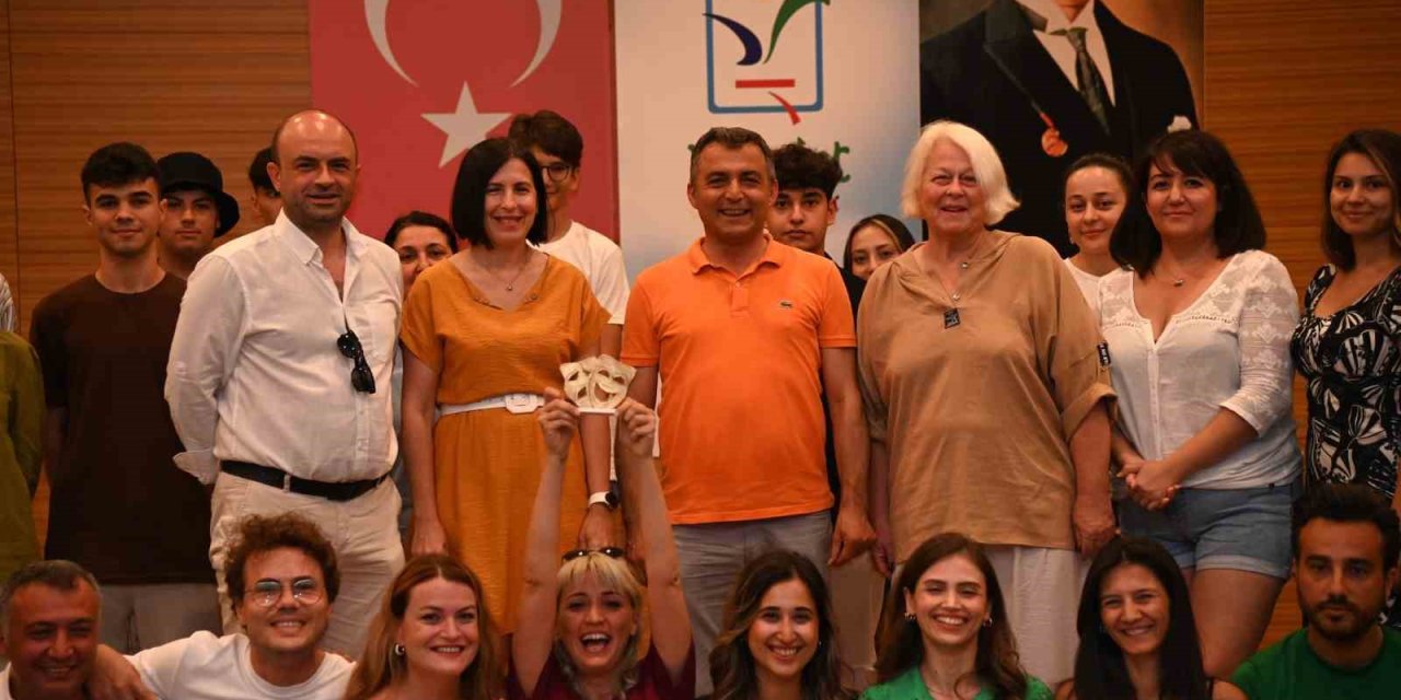 Manavgat Kent Tiyatrosu Yeni Döneme Merhaba Dedi