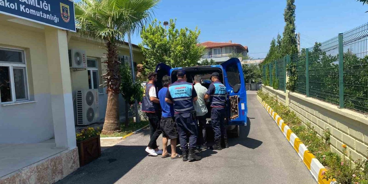 Suç Makinesi Jandarmadan Kaçamadı, 3,5 Milyon Değerinde Ziynet Eşyasıyla Yakalandı