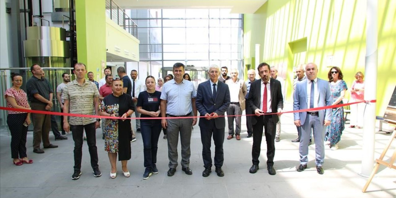 Eskişehir Teknik Üniversitesinde “15 Temmuz Demokrasi Ve Milli Birlik Günü” Fotoğraf Sergisi Açıldı