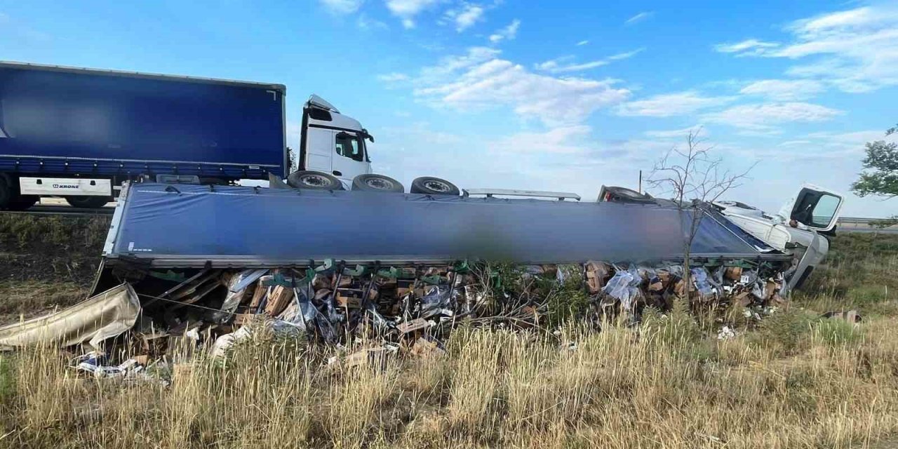 Konya’da Alkol Yüklü Tır Devrildi: 1 Yaralı