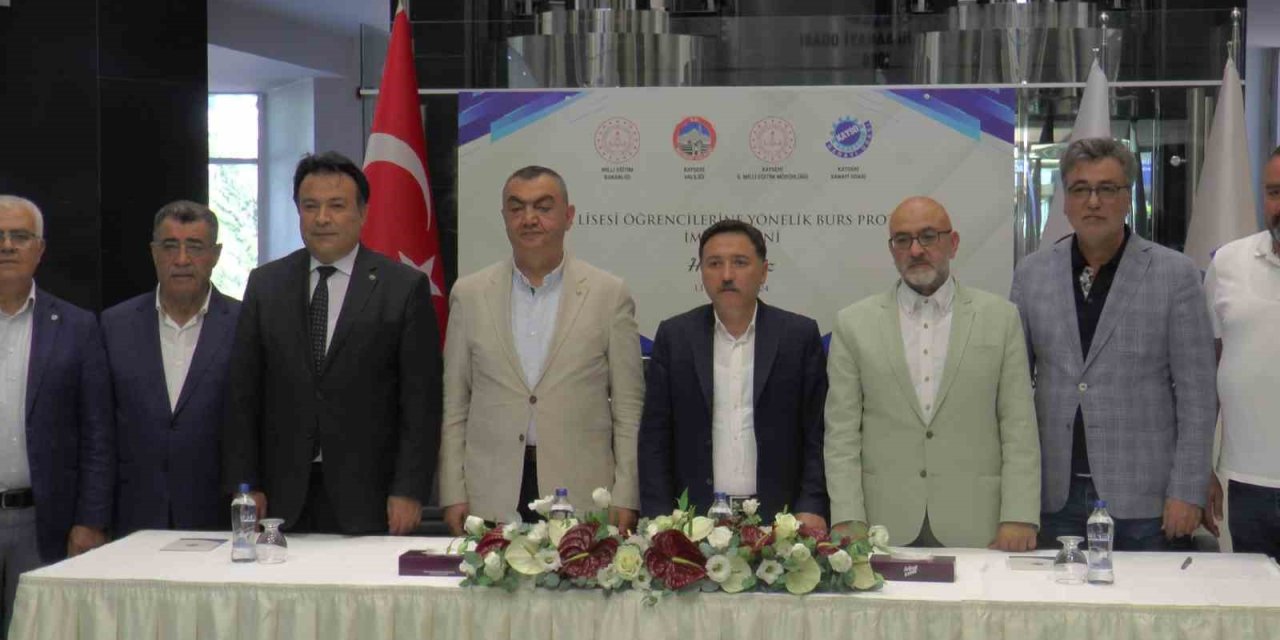 Meslek Lisesini Seçen Başarılı Öğrencilere İş İnsanları Sahip Çıkacak