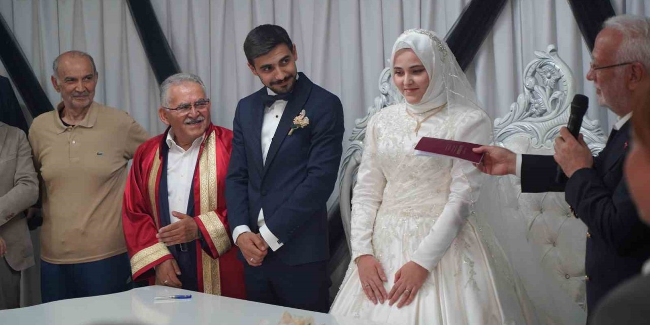 Yahyalı Belediye Başkanı Esat Öztürk’ün Mutlu Günü