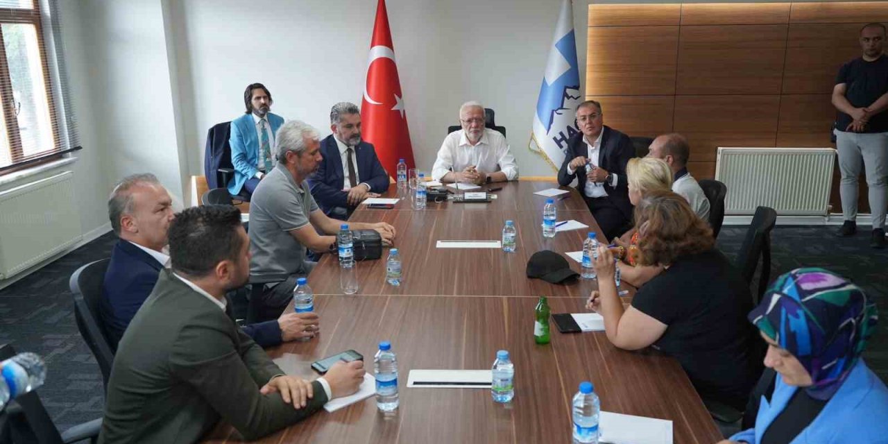 Mustafa Elitaş, Kooperatif Mağdurlarıyla Buluştu