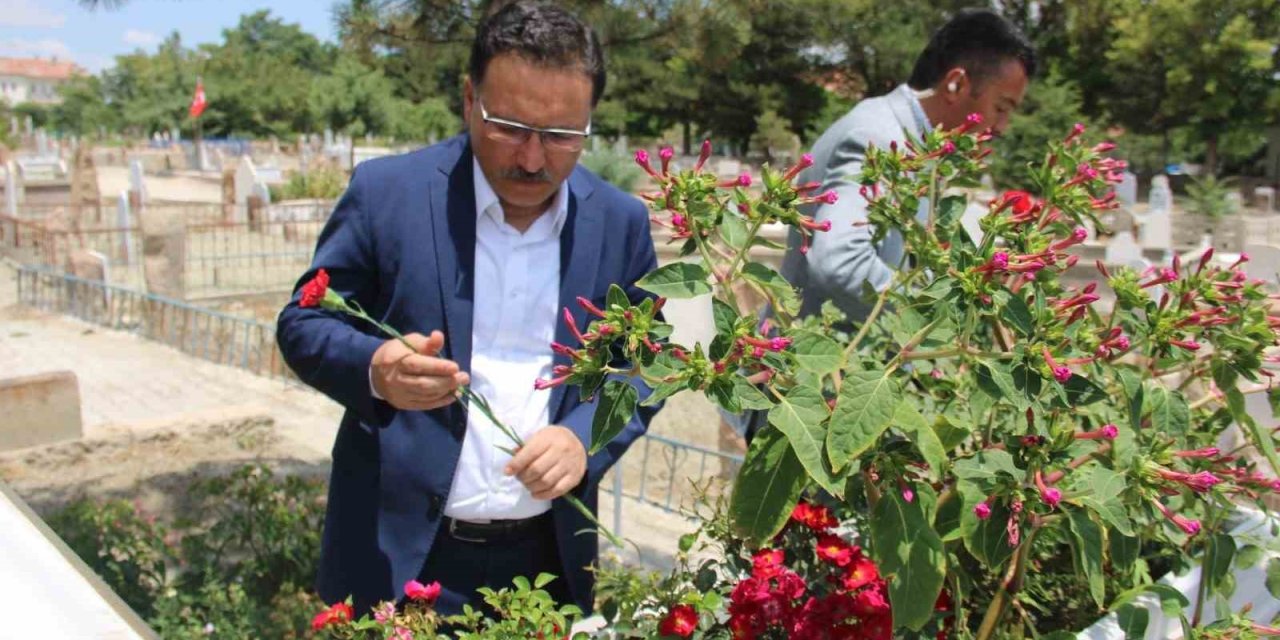 Vali Çiçek: "hainler Hiç Unutmasınlar; Bizde Kübra Doğanay’lar, Cennet Yiğit’ler Bitmez”