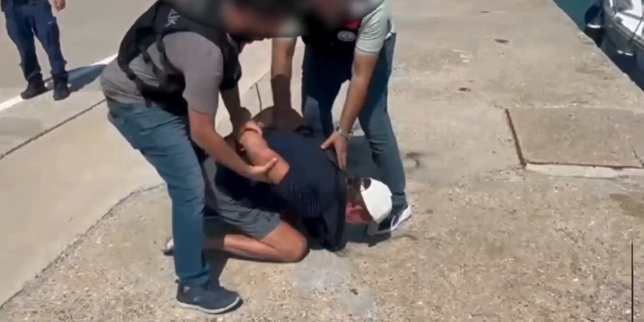 Kırmızı Bültenle Aranan Şüpheli Antalya’da Yakalandı