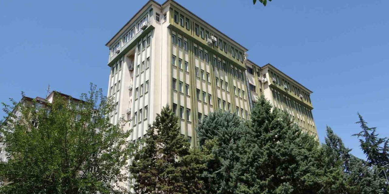 Depremde Hasar Gören Öğretmen Evi Tahliye Edildi