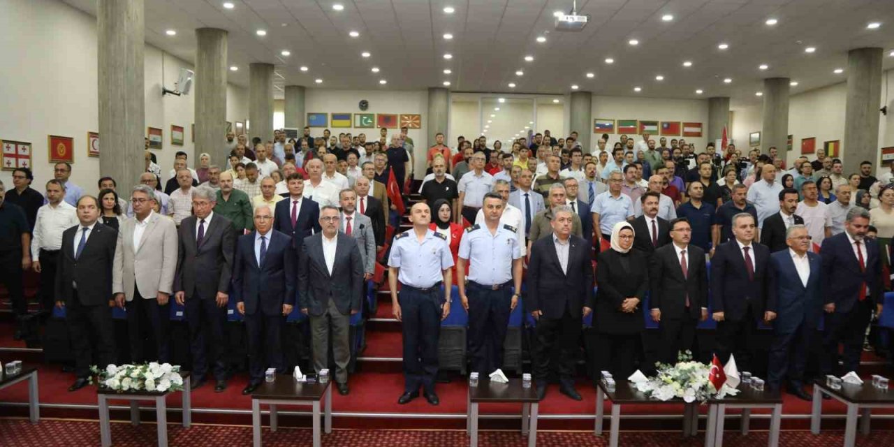 Erü’de “15 Temmuz Milletin Zaferi Ve Fetö Terör Örgütü” Konulu Konferans Düzenlendi