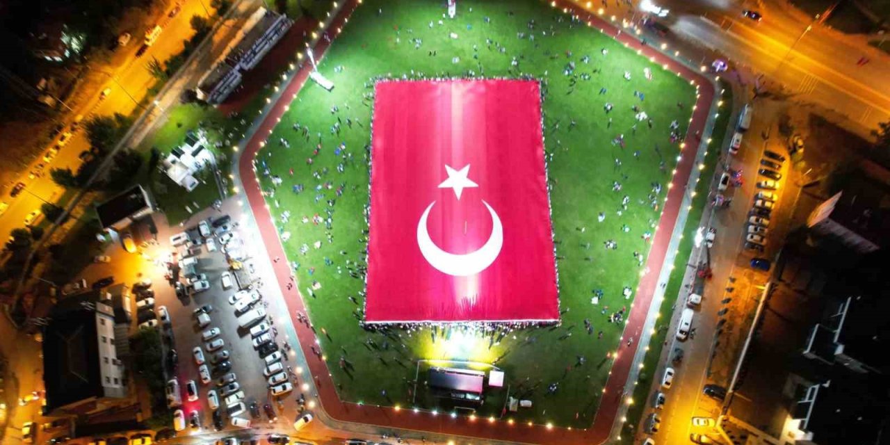 Dünyanın En Büyük Türk Bayrağı Kayseri’de Açıldı