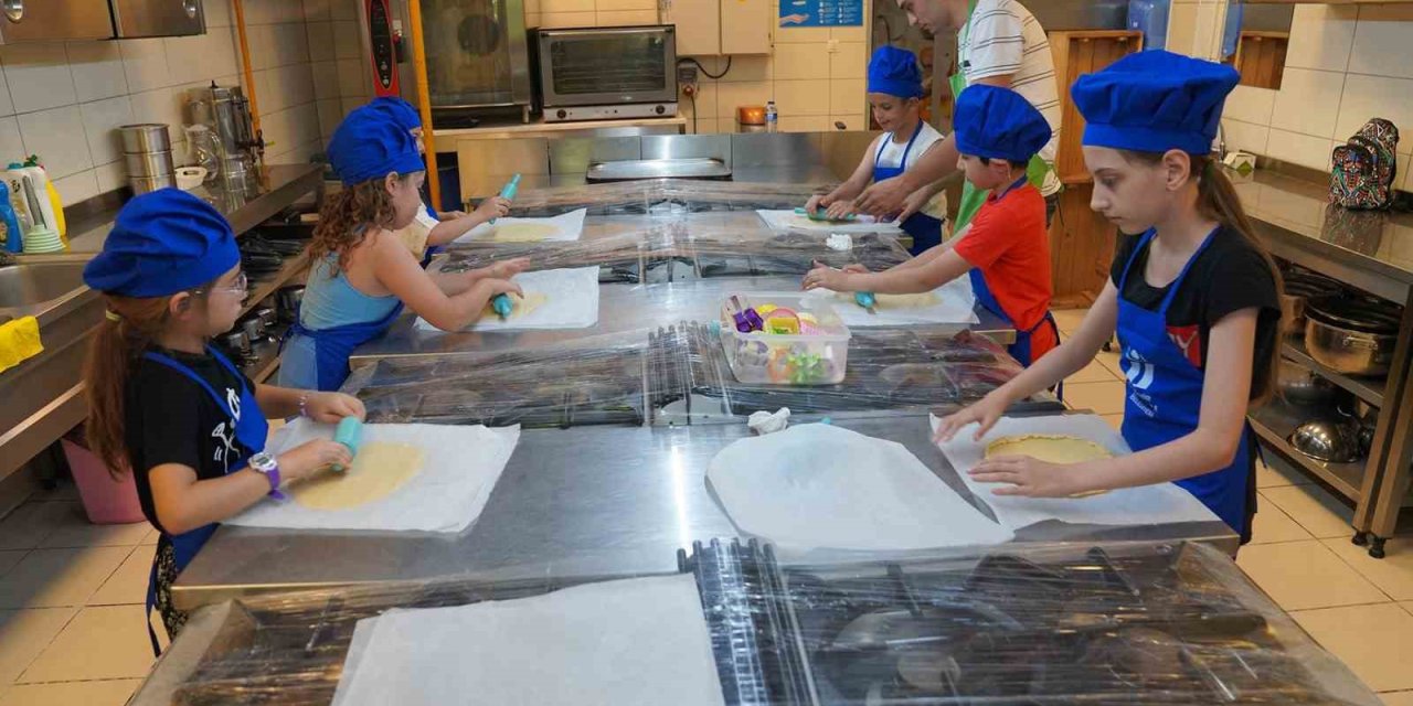 Minik Aşçılar Hünerlerini Sergiliyor