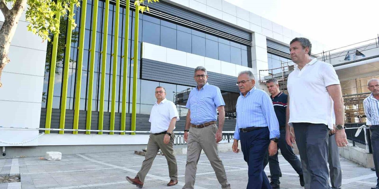 Doktor Başkanın ‘sağlık’ Ve ‘insan’ Odaklı Hizmetleri Sürüyor