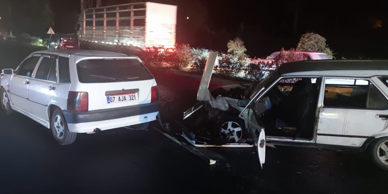 Manavgat’ta Trafik Kazası: 2 Yaralı
