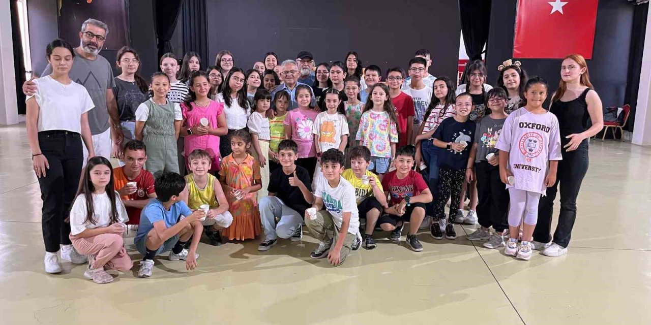 Başkan Büyükkılıç Geleceğin Sanatçıları İle Buluştu