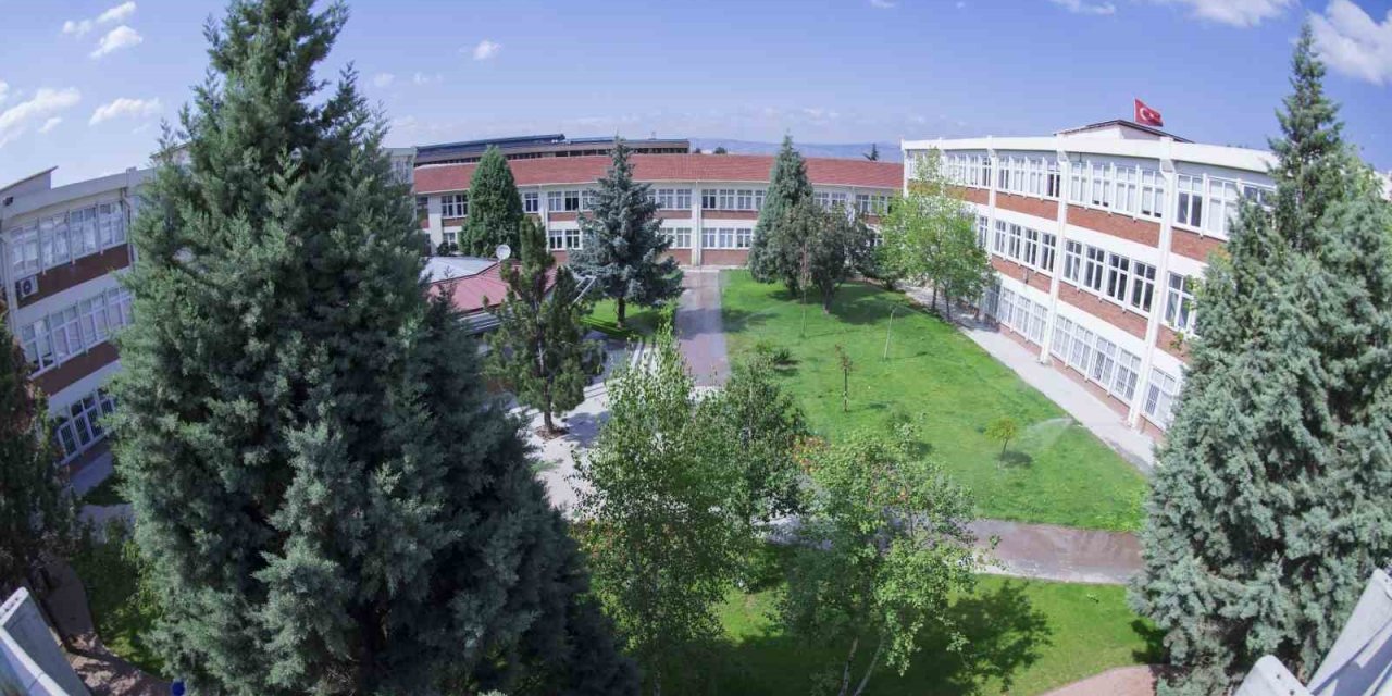 Eğitim Fakültesi Başarısını Her Geçen Yıl Arttırıyor