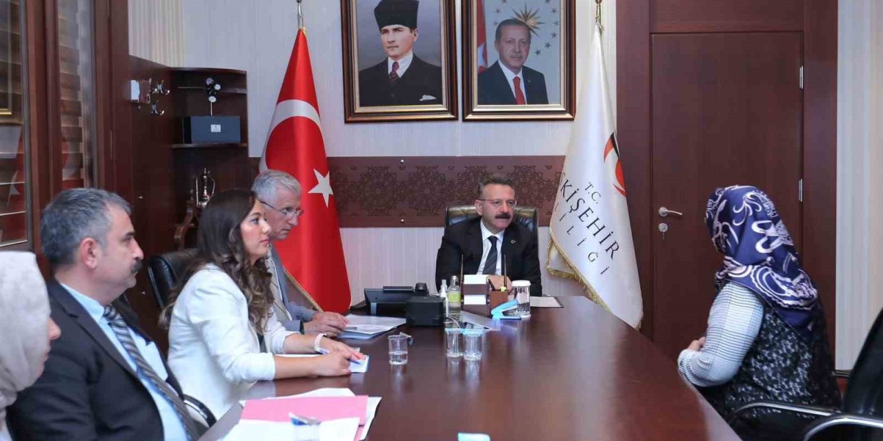 Vali Hüseyin Aksoy, Halk Günü Toplantısı’nda Vatandaşları Dinledi