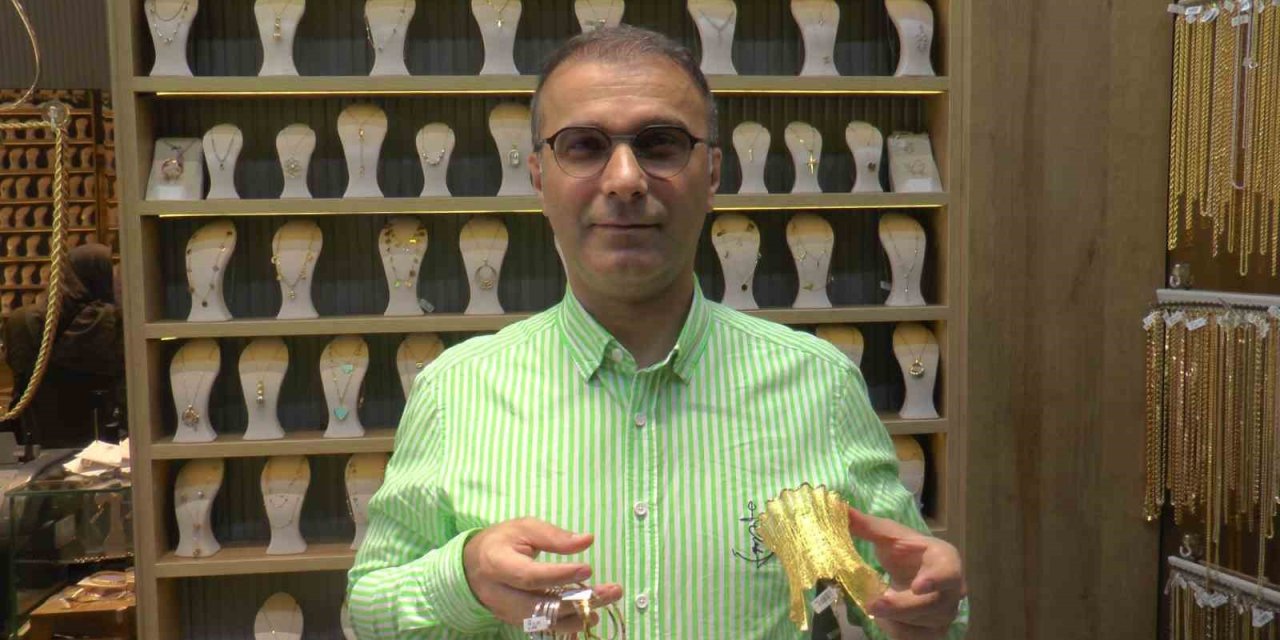 Altında Yılın Modası ‘tül Bilezik’