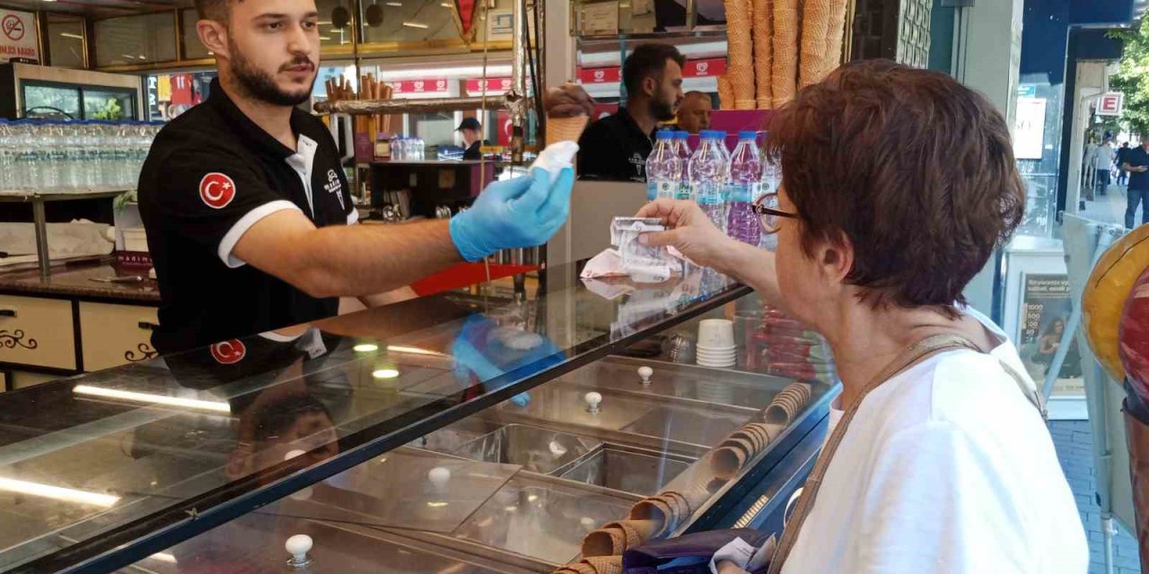 Serinlemenin En Tatlı Yöntemlerinden Dondurmanın Aromasında Tercihler Değişti