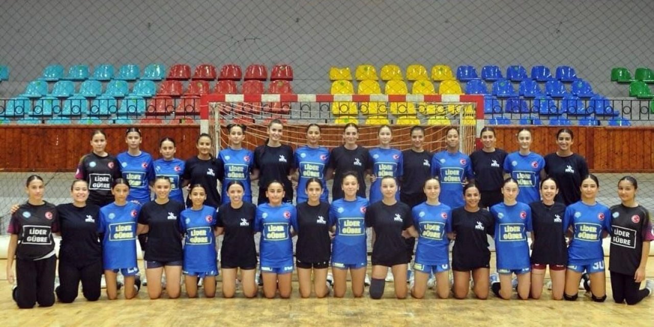 Kepez Belediyesi Spor Kulübü Kızlar Hentbol Takımı KKTC'de 1. Lig Provasi Yaptı