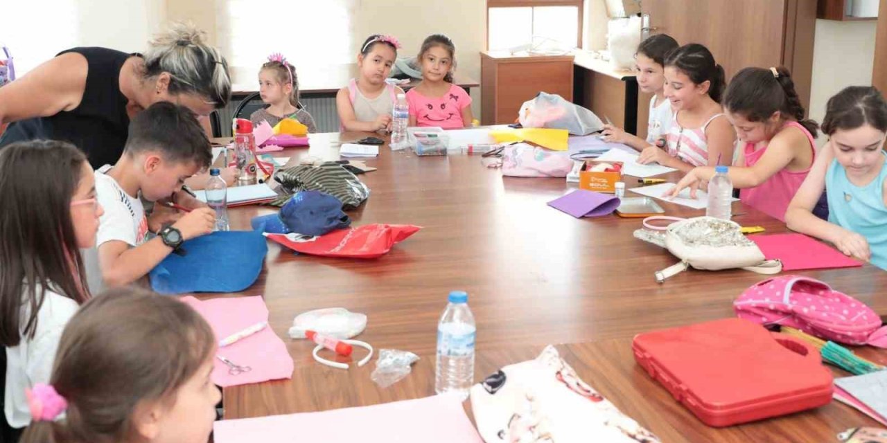 Odunpazarı’nda ’yaz Atölyeleri’ İle Çocuklar Hem Eğleniyor Hem De Öğreniyor