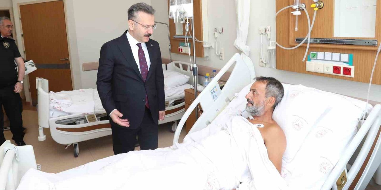 Vali Aksoy Operasyonda Yaralanan Polis Memurunu Hastanede Ziyaret Etti