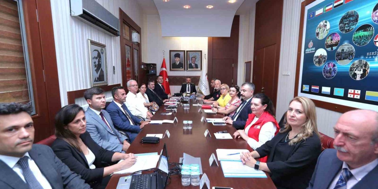 Eskişehir Valisi Hüseyin Aksoy, İl Komisyon Toplantısı Gerçekleştirdi