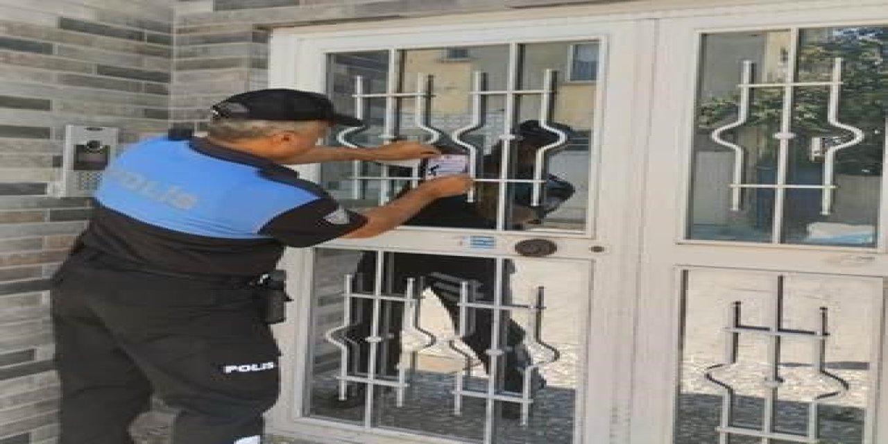 Hırsızlık Ve Dolandırıcılığa Karşı Polisten Bina Kapılarına Uyarıcı Etiket