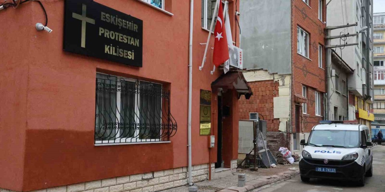 Kiliseye Zorla Girmeye Çalışan Alkollü Şahıslar Hakkında 4’er Yıldan 11’er Yıla Kadar Hapis Talep Edildi