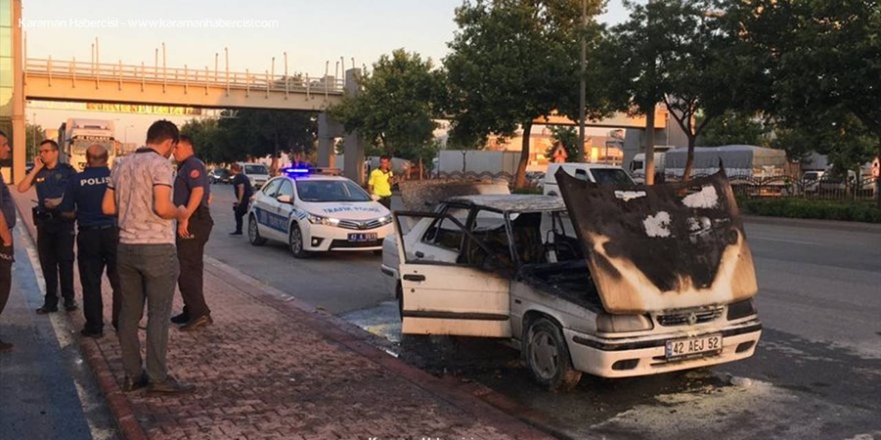 Konya'da Seyir Halinde Otomobil Alev Aldı