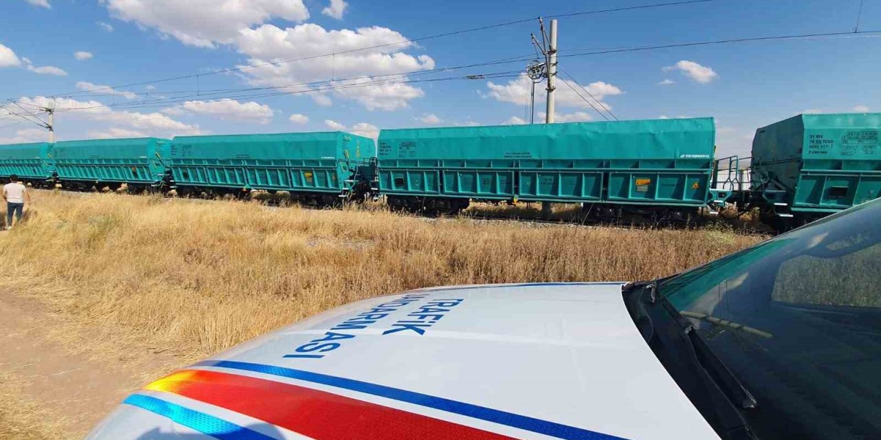 Yük Treninin Çarptığı Demir Yolu Personeli Hayatını Kaybetti