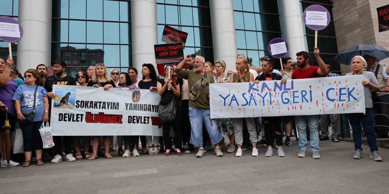 Hakkında Soruşturma Açılan Chp İl Başkanı Yalaz İçin Toplandılar