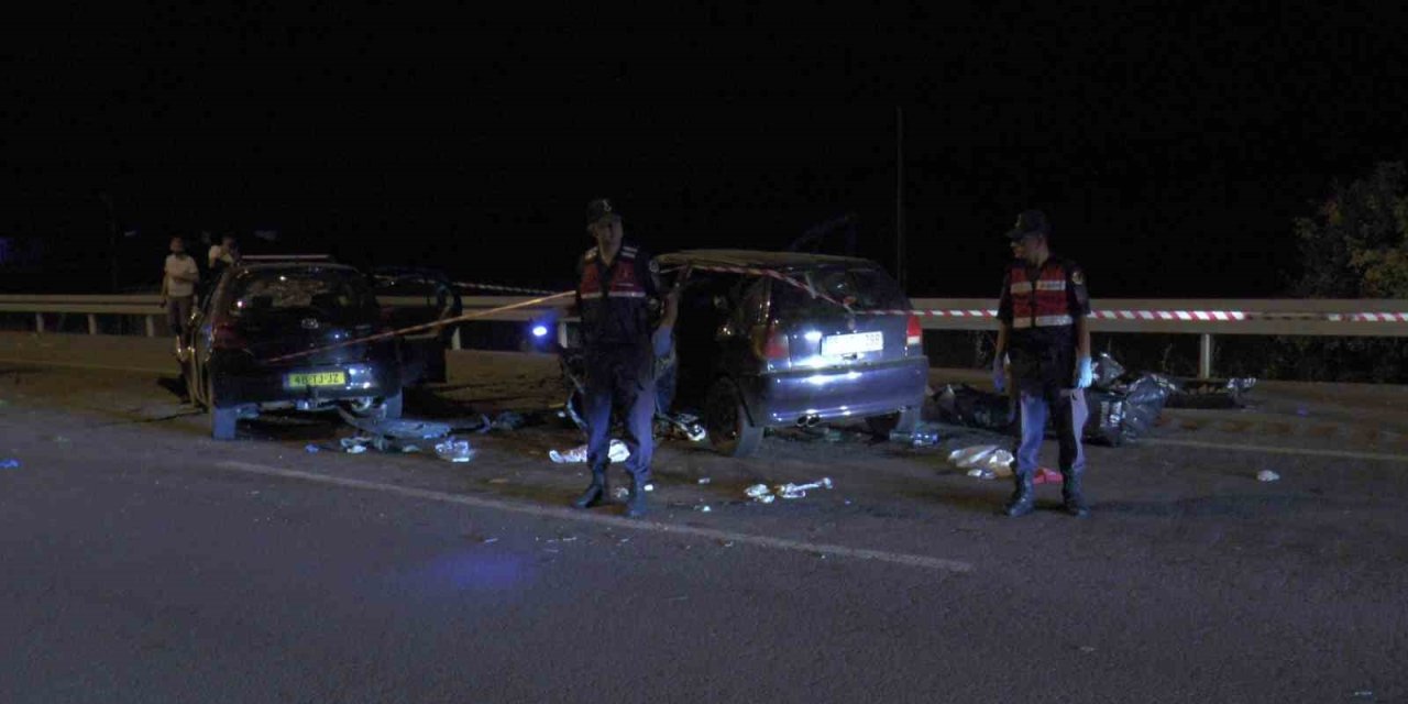 Trafik Kazası Anne Ve Babayı 3 Çocuğundan Ayırdı