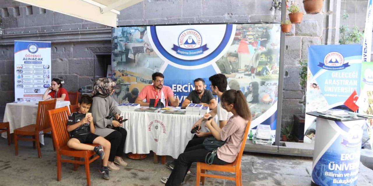 Erü’nün Tercih Danışmanlığı Standı İlgi Görüyor