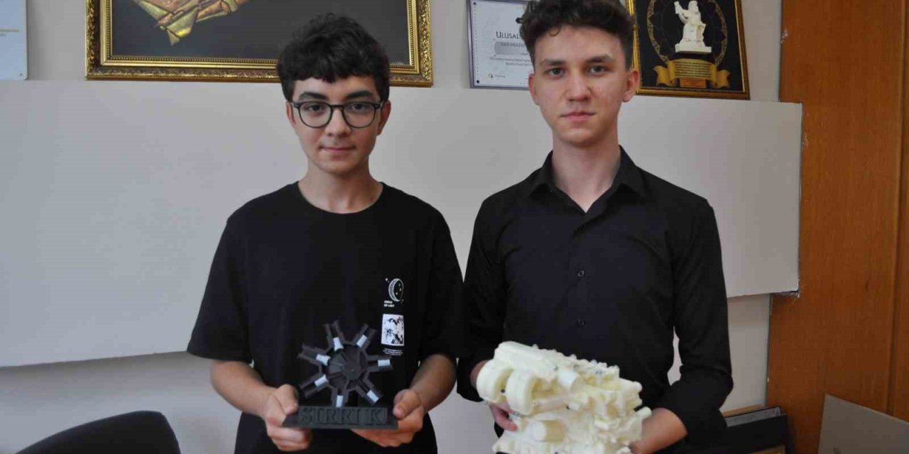 Liseli Öğrenciler Eğitimlerde Gösterilmesi Amacıyla Motor Prototipleri Yaptı