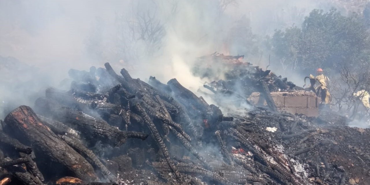 Mersin’de Bahçe Yangını, Ormana Sıçramadan Söndürüldü