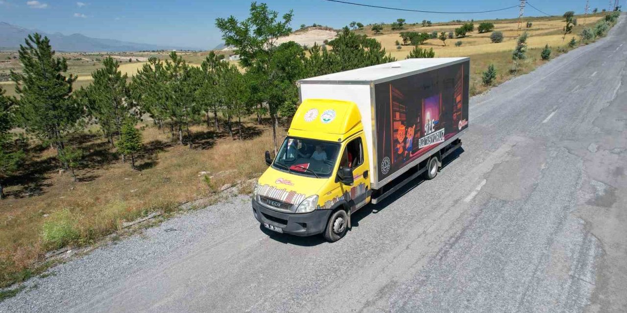 Talas’ın Gezici Kütüphanesi Tam Gaz