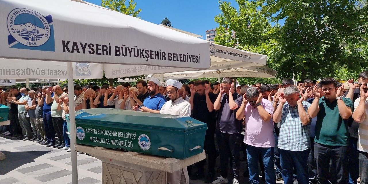 Saadet Partili Murat Küçük Toprağa Verildi