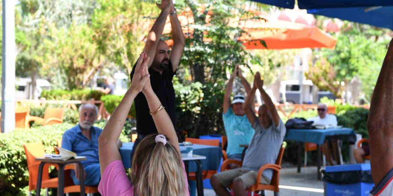 Emekli Kahvelerinde ‘sağlıklı Yaş Al’ Etkinlikleri Başladı
