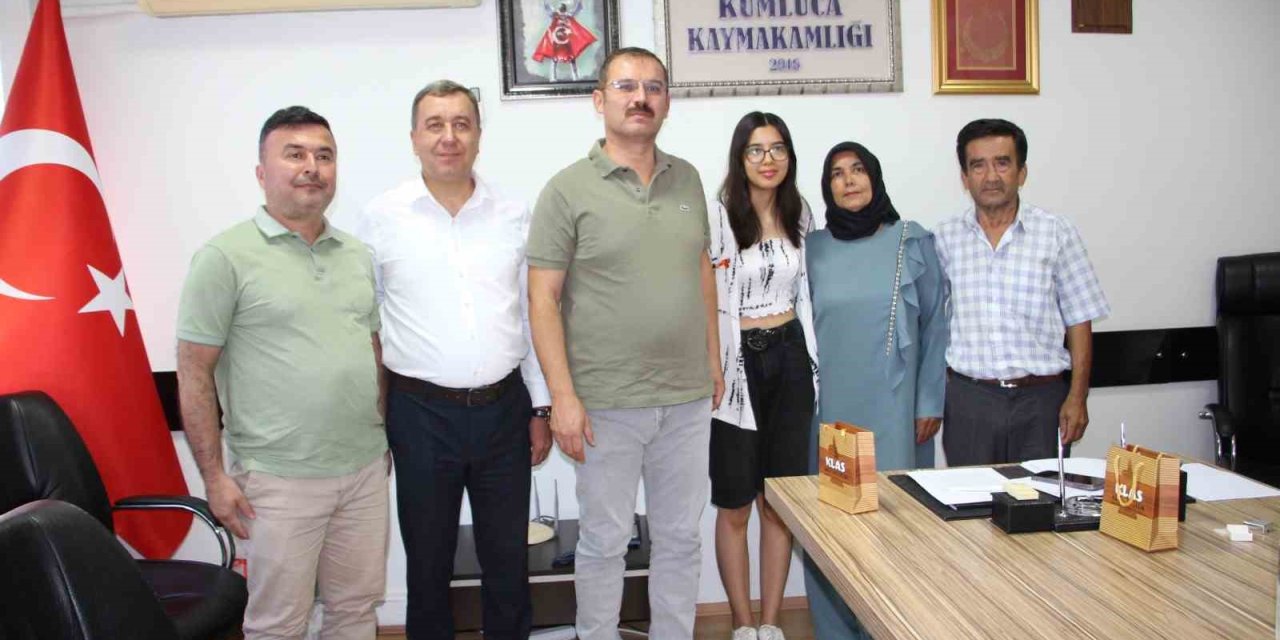 Yks’de Başarılı Olan Öğrenciler Altınla Ödüllendirildi