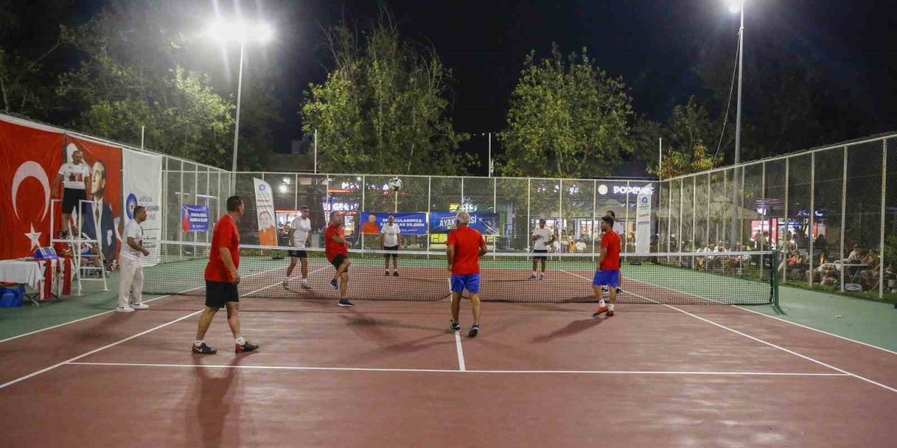 Antalya’da Efsaneler Onuruna Ayak Tenisi Turnuvası