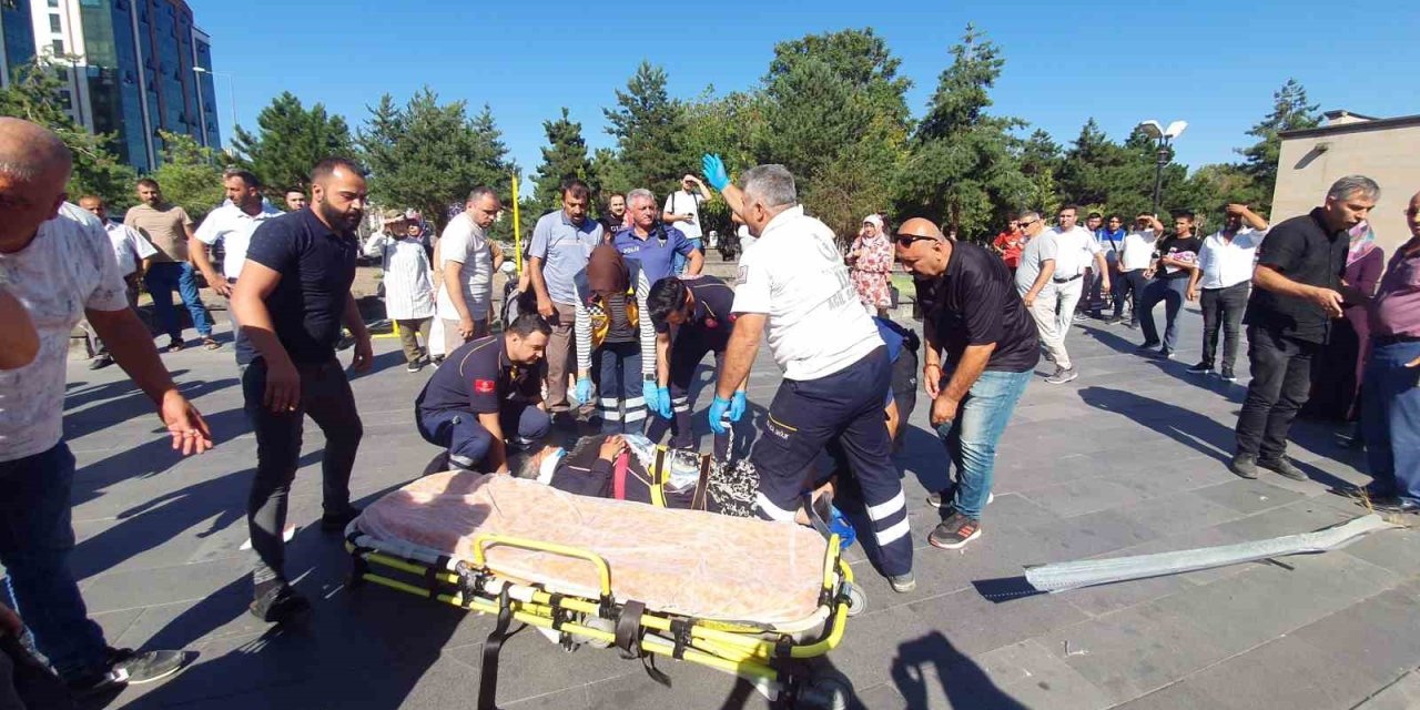 Freni Patlayan Halk Otobüsü Dehşet Saçtı: 4 Yaralı