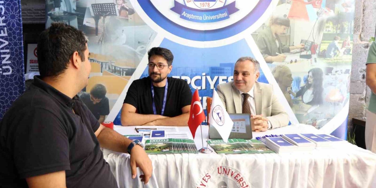 Büyükşehir’in Yks Tercih Danışmanlığı Merkezi’ne Yoğun İlgi Sürüyor