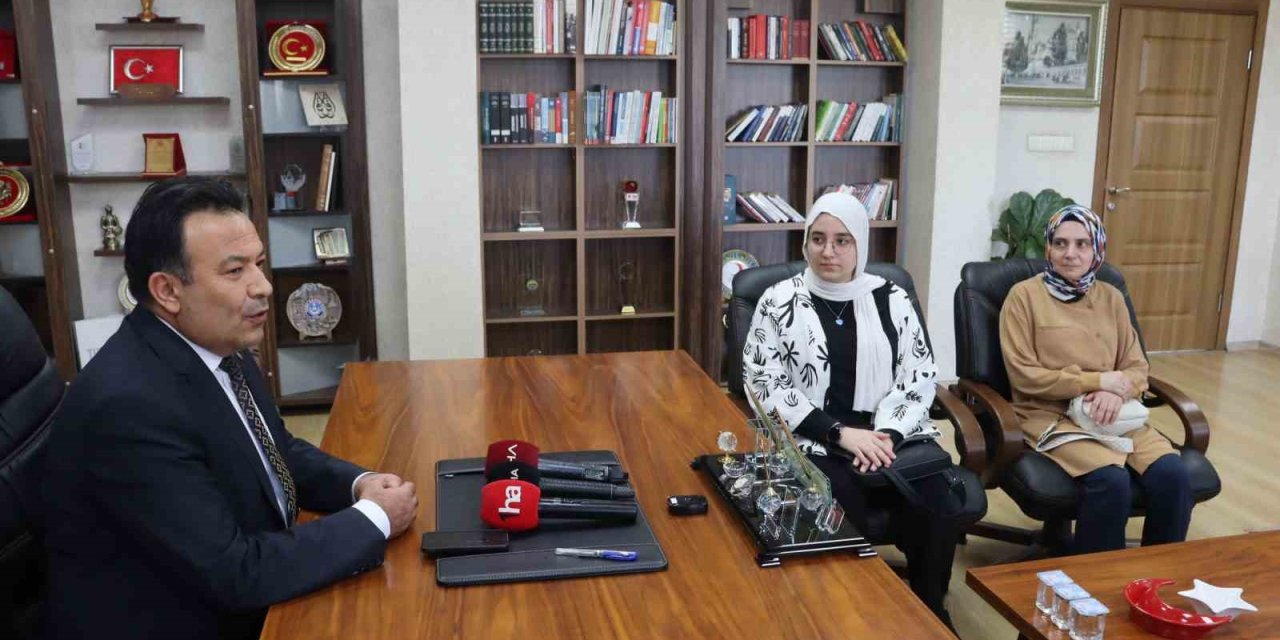 Lise Öğrencisi Bergüzar’dan Büyük Başarı