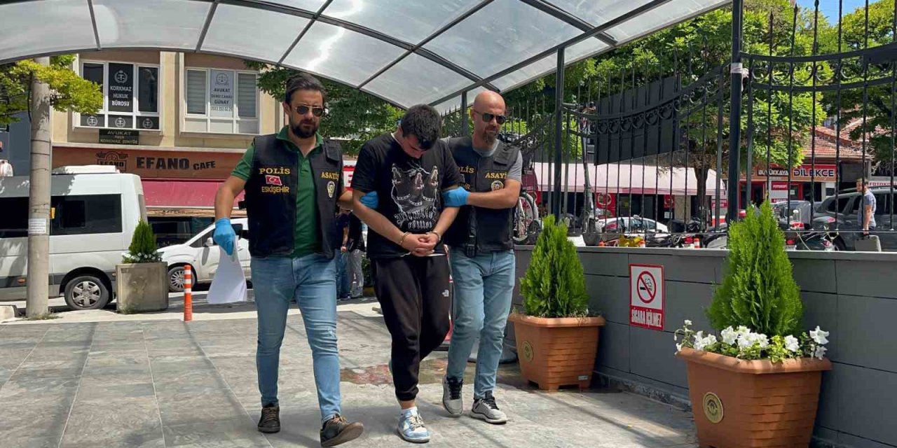 Otobüs Durağında Uygunsuz Hareketler Sergileyen Şahıs Adliyeye Sevk Edildi