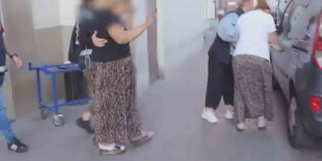 Suç Makinesi Kadın Hırsızlar Polisten Kaçamadı