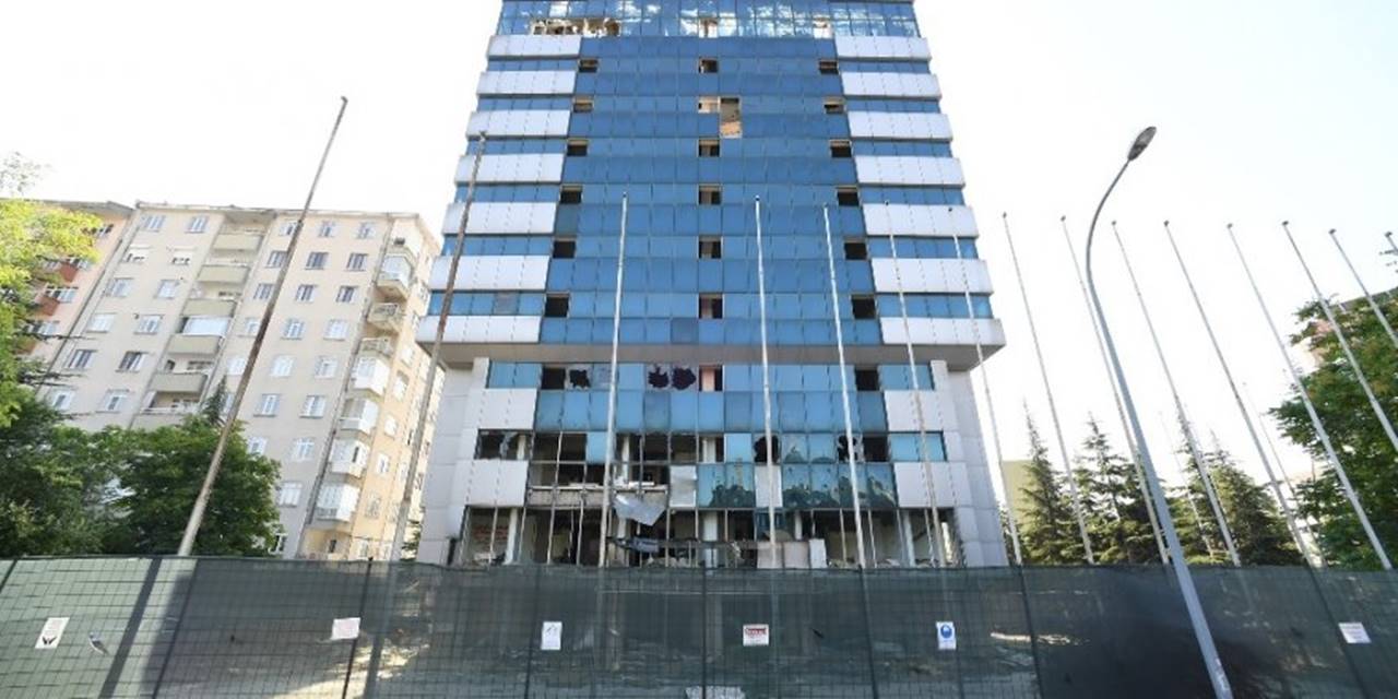 Konya’da Batan Endüstri Holdingin Binası Yıkılıyor