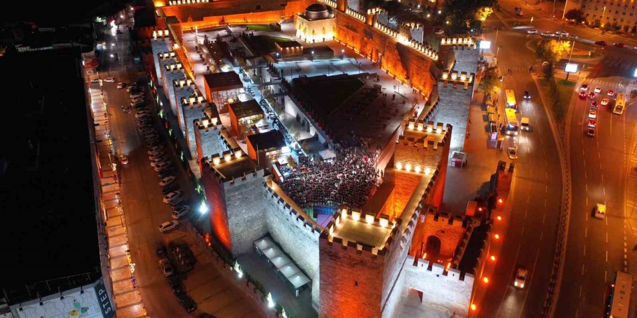 Başkan Büyükkılıç’tan Kayseri’ye Davet