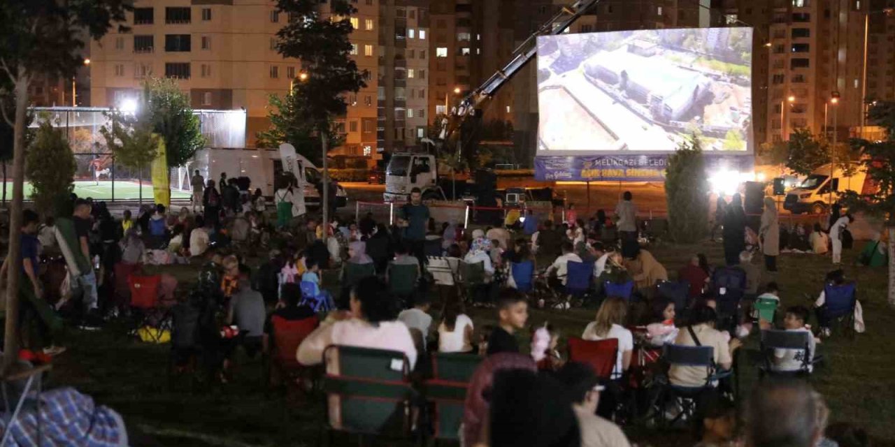Yaz Sineması Etkinliğine Yoğun İlgi