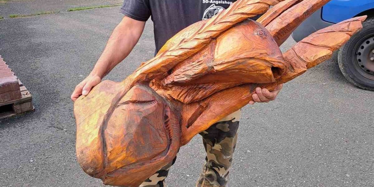 Alman Arkadaşı Kütüğe Balık Formu Verip Eskişehirli Balıkçıya Hediye Etti