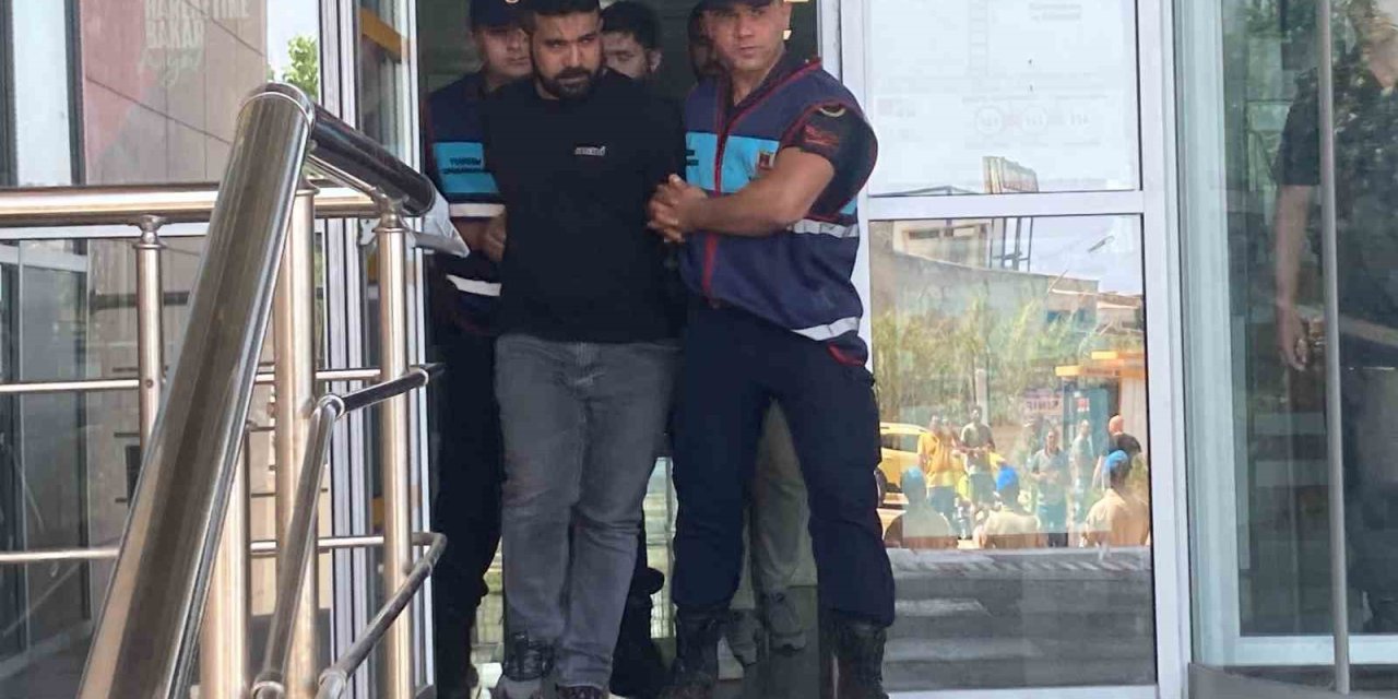 Çarptığı Genci Öldüren Sürücü 50 Gün Saklandı, Güneş Panellerinin Altında Yakalandı