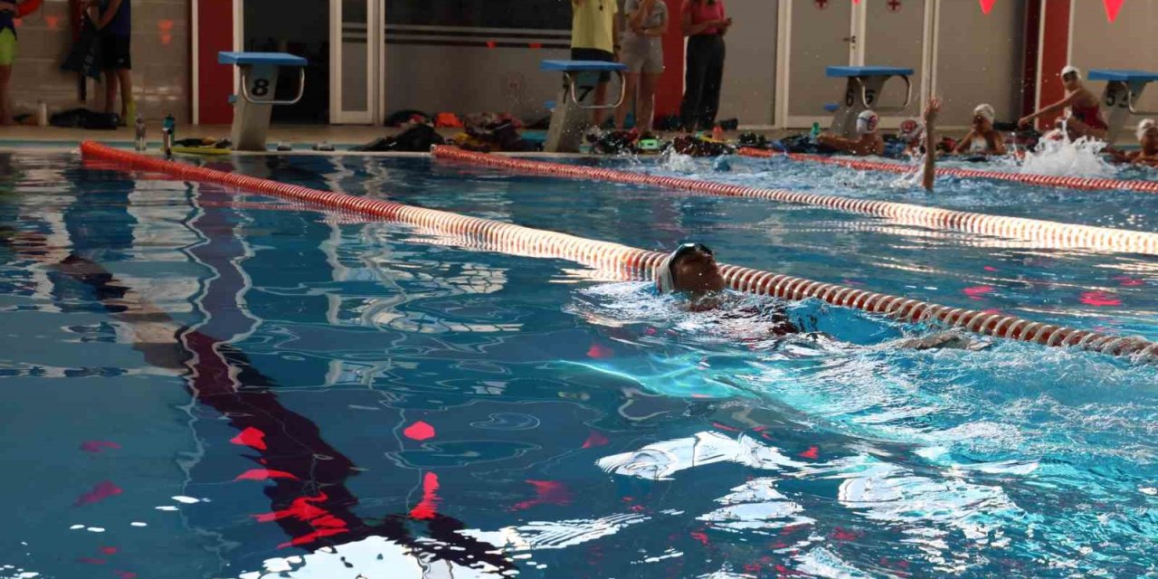 Milli Yüzücü Sümeyye Boyacı’nın Hedefi Paris’ten Madalya İle Dönmek